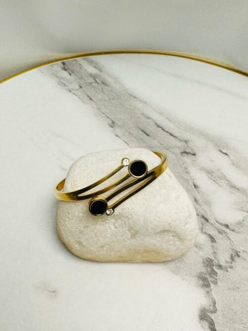 Orbit bangle