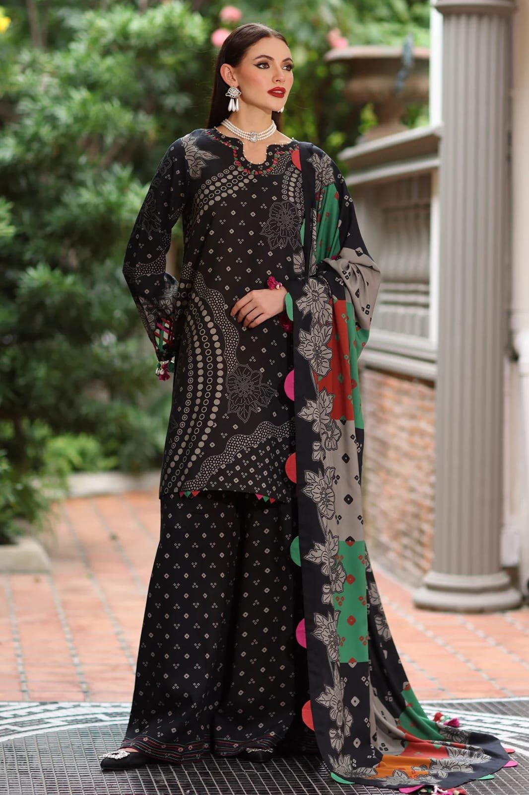 Charizma - Printed Staple Suit (Black)